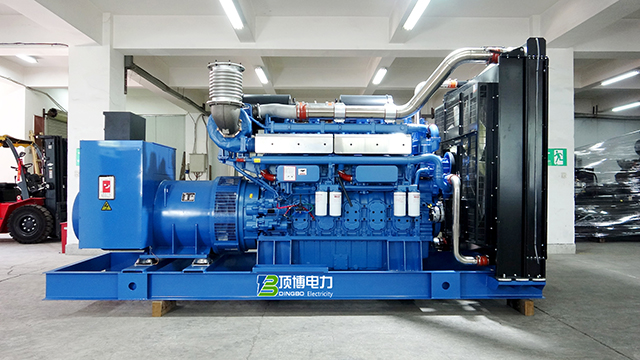 誰說下雨天就不能開工？玉柴柴油發(fā)電機(jī)組讓你電力滿滿！
