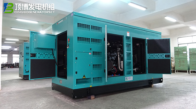 頂博柴油發(fā)電機(jī)組：企業(yè)工廠穩(wěn)定運(yùn)行的堅(jiān)實(shí)后盾，高效智能引領(lǐng)行業(yè)新篇章